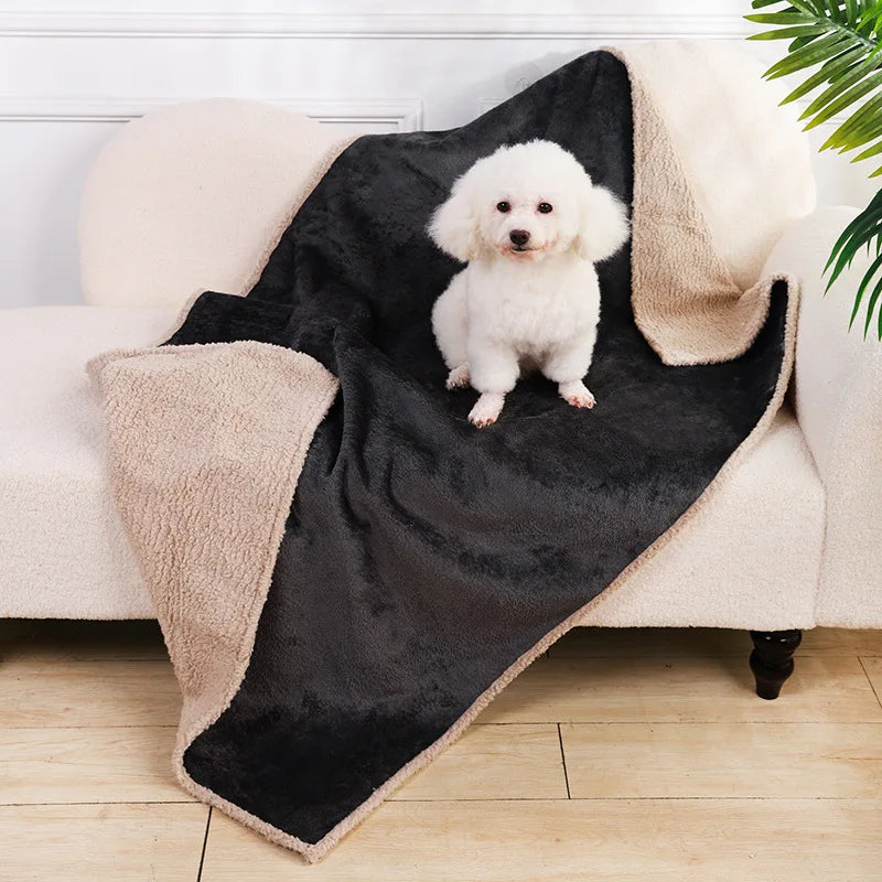 Soft Comfortable Warm Flannel Lambskin Waterproof Sleeping Blanket Cats and Dogs