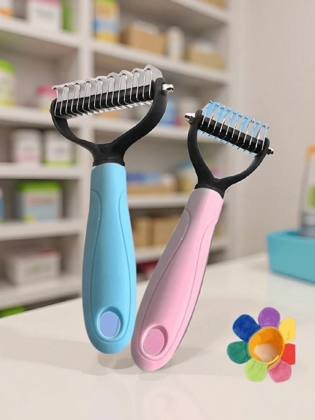 Effectively Reduces Shedding For Short, Medium And Long Haired Pets - Gentle Deshedding Tool, Suitable For Dogs & Cats, Easy To Clean, Comfortable Grip